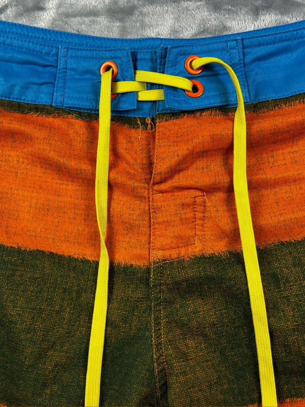 North Face Olas Board Shorts Size 36 Striped 9” Inseam Stretch Zip Pocket CMB9